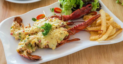 Grilled Alaska Lobster with Garlic Butter