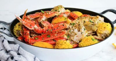 How to make delicious and flavorful snow crab with garlic butter?